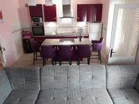Kuchyňa alebo kuchynka v ubytovaní Apartment Vana