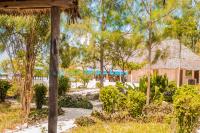Jaribu Beach Hotelにある庭
