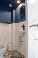 Kúpeľňa v ubytovaní # Alegra Apartment , 10mtrs from VENIZELOU Metro Station