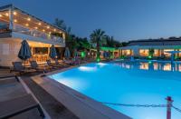Poseidon Hotel Sea Resortの敷地内または近くにあるプール
