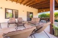 Posedenie v ubytovaní Villa Deluxe