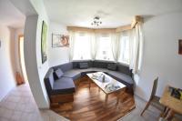 A seating area at Appartement Sabrina