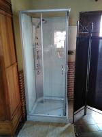 Un baño de Estudio Rustico