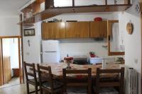 Kuchnia lub aneks kuchenny w obiekcie Cottage in montagna Montemonaco