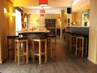 Restaurace v ubytování Le Rocher Du Cerf