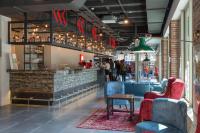 A restaurant or other place to eat at MEININGER Milano Lambrate