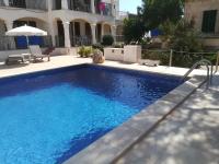 Basen w obiekcie Apartamentos Villa Primera lub w pobliżu