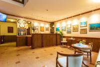 A television and/or entertainment centre at Hotel Villa Boyana - Free Parking