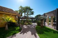 A garden outside Hotel IPV Palace & Spa - Adults Recommended