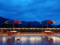 Nespecifikovaný výhled na hory nebo výhled na hory při pohledu z hotelu