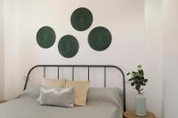 Posteľ alebo postele v izbe v ubytovaní tuGuest Placeta de San Gil Apartments
