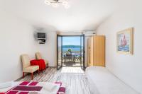 Postel nebo postele na pokoji v ubytování Two-Bedroom Apartment Crikvenica near Sea 12
