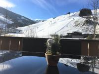 Widok na góry z tego aparthotelu