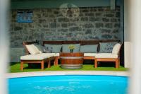 Bazén v ubytování Holiday Home Gustirna nebo v jeho okolí