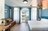 Postel nebo postele na pokoji v ubytování Colors Urban Hotel Thessaloniki