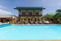 Sleep In Lanta Resortの敷地内または近くにあるプール