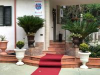 A garden outside B&B Primerano SP73