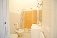 Kúpeľňa v ubytovaní Scirocco Apartment with terrace by Wonderful Italy