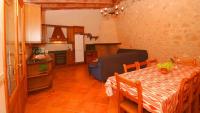 A kitchen or kitchenette at Can Guillem