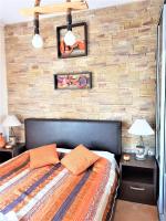 Posteľ alebo postele v izbe v ubytovaní Luxury 2br apartment 50m from beach