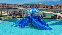 Bazén v ubytování Kiani Beach Resort Family All Inclusive nebo v jeho okolí