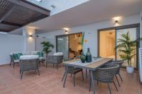 Posedenie v ubytovaní Luxury Apartment Rosita