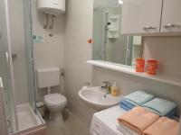Koupelna v ubytování Apartments Kuzmanic