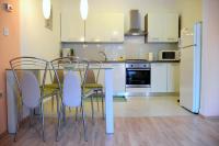 Kuchyňa alebo kuchynka v ubytovaní Apartments Viola Kampor