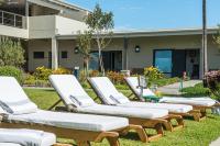 Schulphoek Seafront Houseにある庭