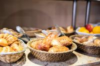 ホテルの敷地内または近くでの食事または食べ物
