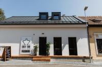 Budynek, w którym mieści się apartament
