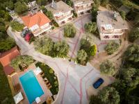 Bazén v ubytovaní Mythos Bungalows alebo v jeho blízkosti