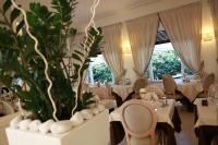 A seating area at Hotel Tirreno