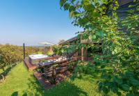 Vonkajšia záhrada v ubytovaní Holiday home Podgaj