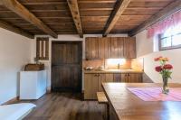 Kuchyňa alebo kuchynka v ubytovaní Holiday home Podgaj