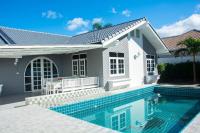 Bazén v ubytování Loma Pool Villa nebo v jeho okolí