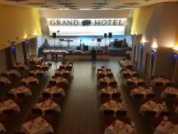 Restauracja lub miejsce do jedzenia w obiekcie Grand Hotel