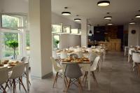 Reštaurácia alebo iné gastronomické zariadenie v ubytovaní Gdański Dom Turystyczny Hostel