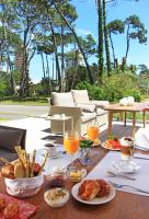 Jídlo v hotelu nebo okolí