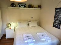 Postel nebo postele na pokoji v ubytování Annex bedroom-Oporto Garden