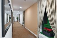 Televízia a/alebo spoločenská miestnosť v ubytovaní Hotel PARK 45