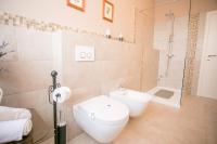 Kúpeľňa v ubytovaní Comfortable Villa Marinela with Pool and Garden