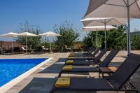 Bazén v ubytování Hotel Degenija nebo v jeho okolí