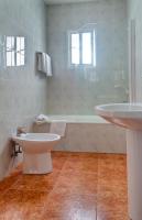 A bathroom at Duerming San Vicente Hotel