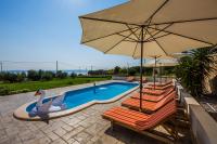 Bazén v ubytovaní Sun-kissed luxury Mediterranean villa alebo v jeho blízkosti