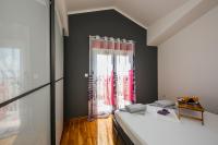 Posteľ alebo postele v izbe v ubytovaní Sun-kissed luxury Mediterranean villa