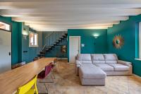 A seating area at DESIGNcontrodesign
