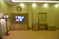 Parezh Hotelにあるテレビまたはエンターテインメントセンター