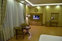 Parezh Hotelにあるテレビまたはエンターテインメントセンター
