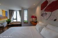 Deluxe Twin Room (1 Double Bed & 1 Single Bed)